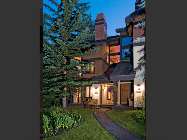 Beaver Creek Luxury Vacation Accommodation 200 Yard to Lift